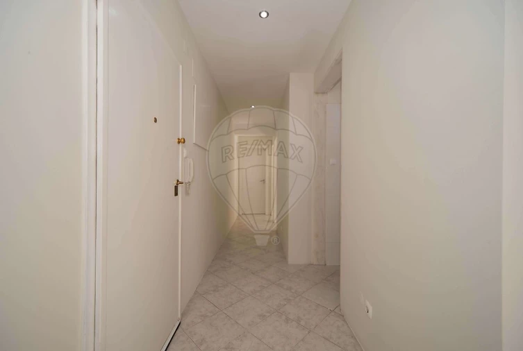 Apartamento T2 para Arrendamento em Falagueira-Venda Nova Foto 13