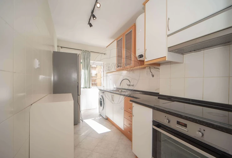 Apartamento T2 para Arrendamento em Falagueira-Venda Nova Foto 26