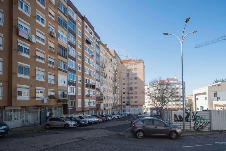 Apartamento T2 para Arrendamento em Falagueira-Venda Nova Foto 28