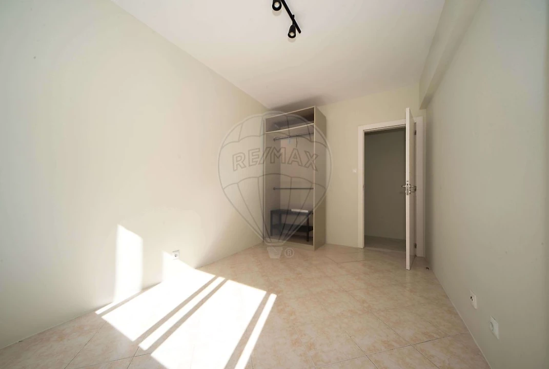 Apartamento T2 para Arrendamento em Falagueira-Venda Nova Foto 18