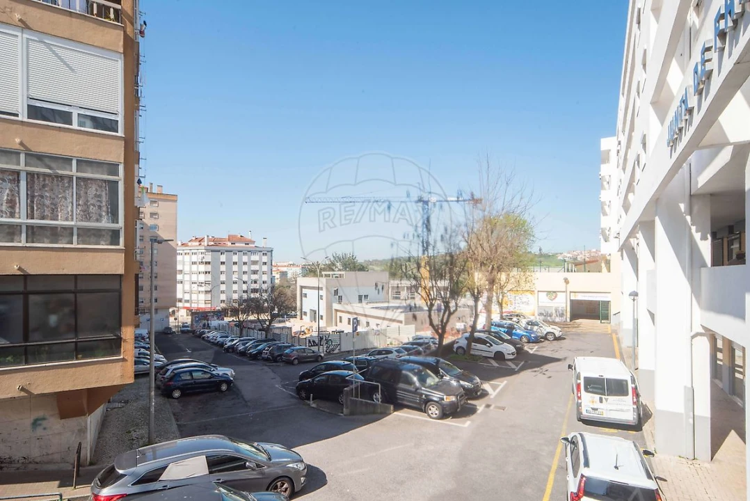 Apartamento T2 para Arrendamento em Falagueira-Venda Nova Foto 6