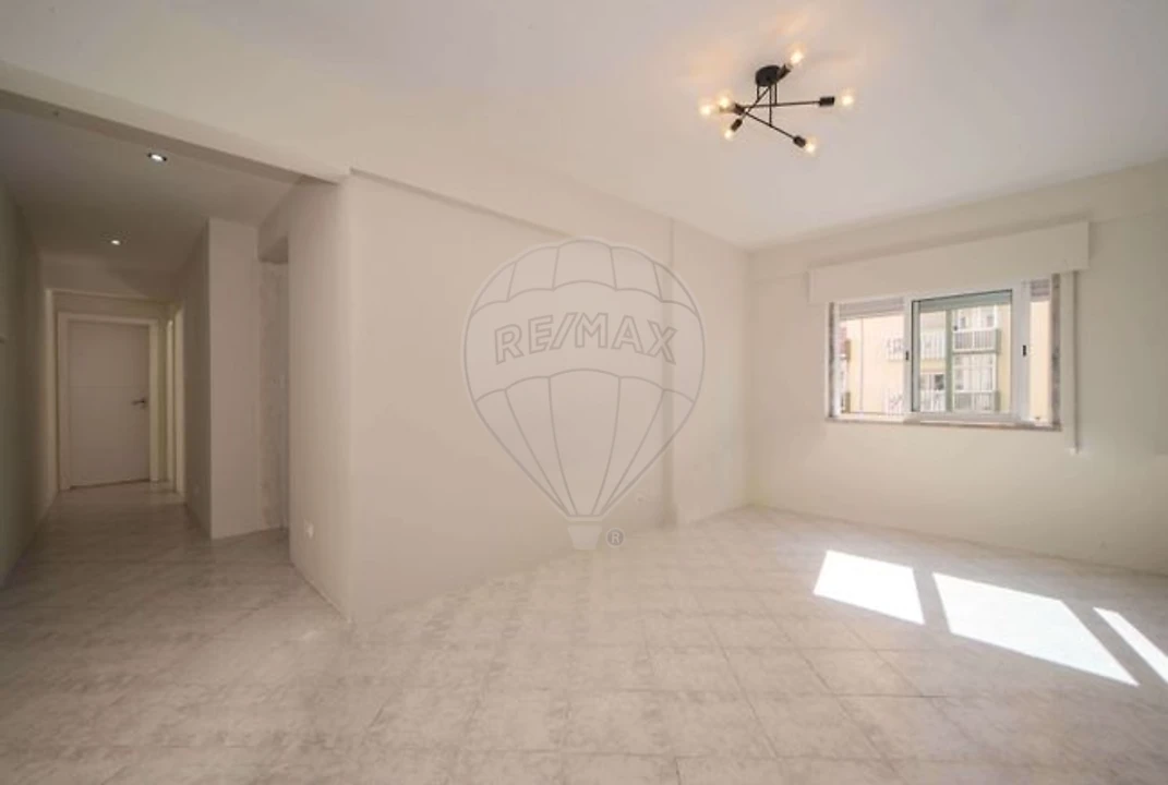 Apartamento T2 para Arrendamento em Falagueira-Venda Nova Foto 3