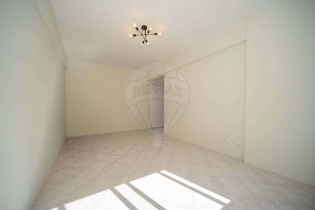 Apartamento T2 para Arrendamento em Falagueira-Venda Nova Foto 2