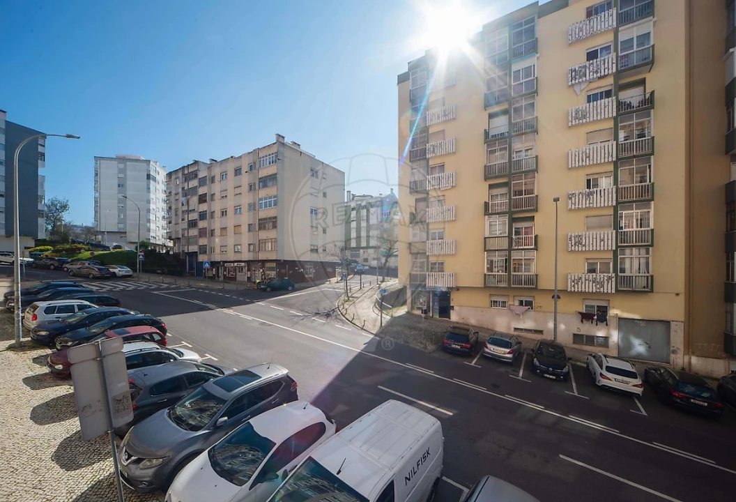 Apartamento T2 para Arrendamento em Falagueira-Venda Nova Foto 8