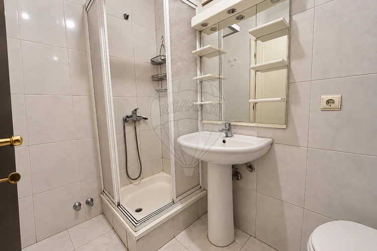 Apartamento T2 para Venda em Aguas Santas Foto 24