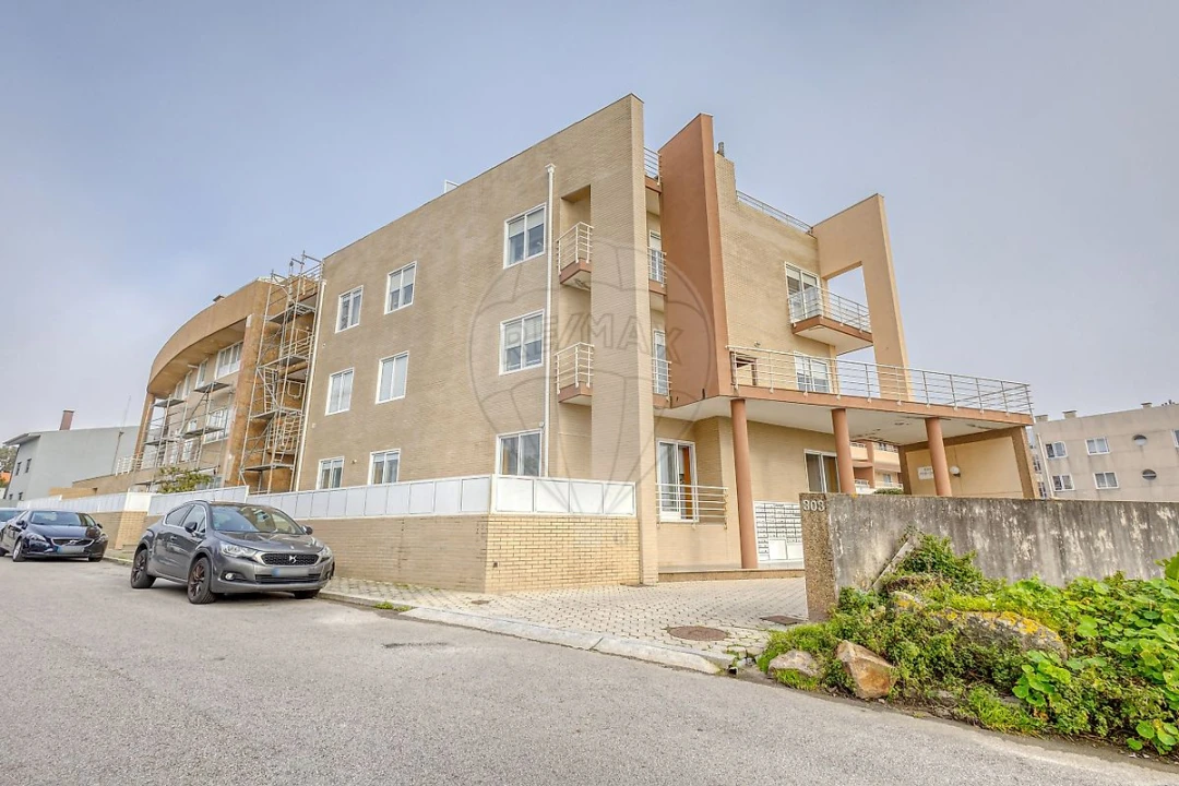 Apartamento T2 para Arrendamento em Canidelo Foto 32