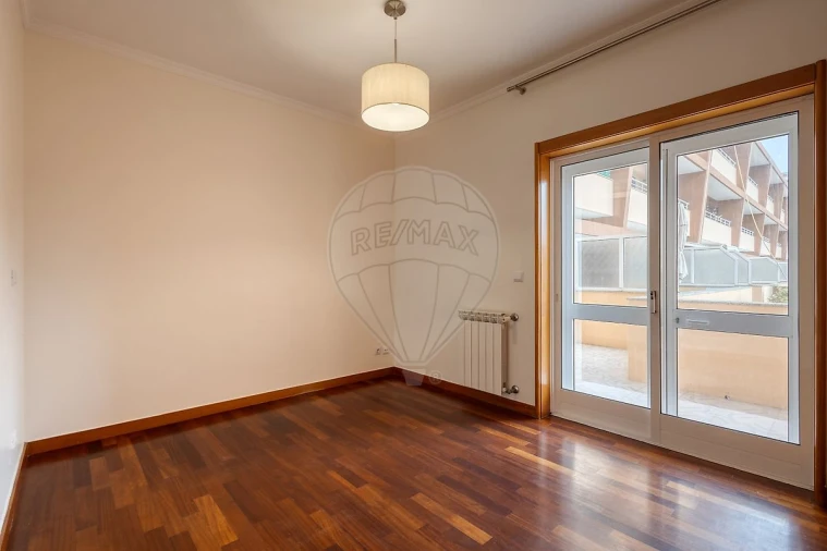 Apartamento T2 para Arrendamento em Canidelo Foto 16