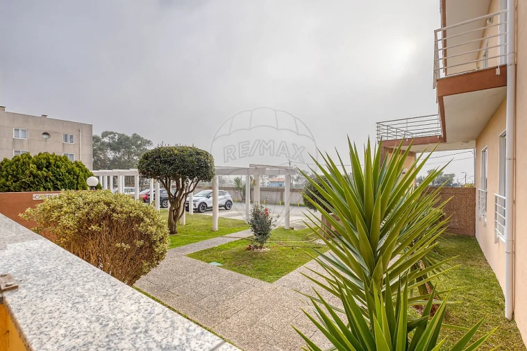 Apartamento T2 para Arrendamento em Canidelo Foto 19