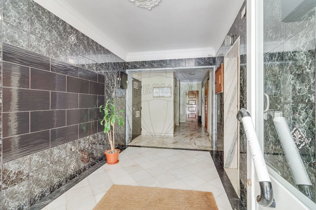 Apartamento T3 para Venda em Algueirão-Mem Martins Foto 14