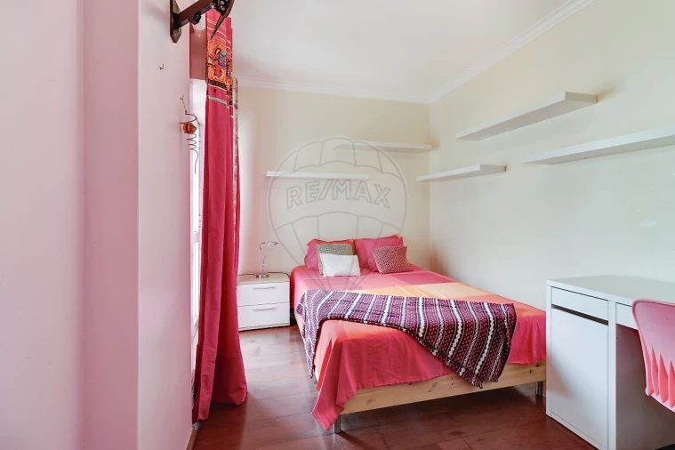 Apartamento T3 para Venda em Algueirão-Mem Martins Foto 5