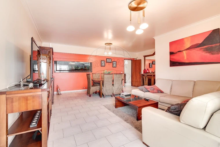 Apartamento T3 para Venda em Algueirão-Mem Martins Foto 4