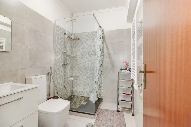 Apartamento T3 para Venda em Algueirão-Mem Martins Foto 6