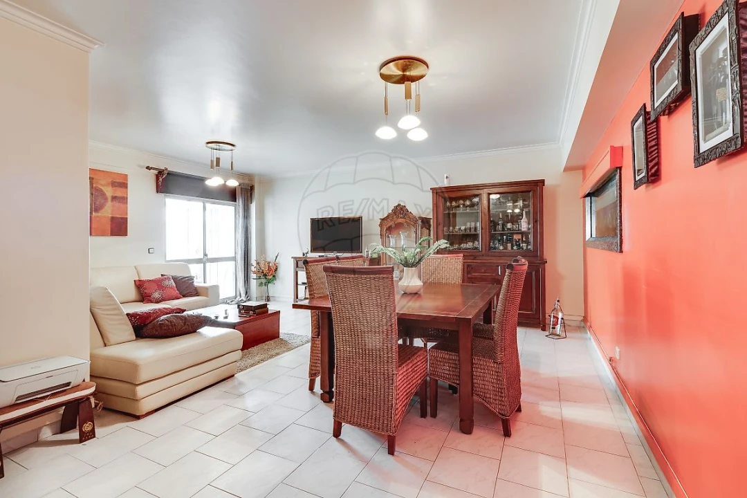 Apartamento T3 para Venda em Algueirão-Mem Martins Foto 17