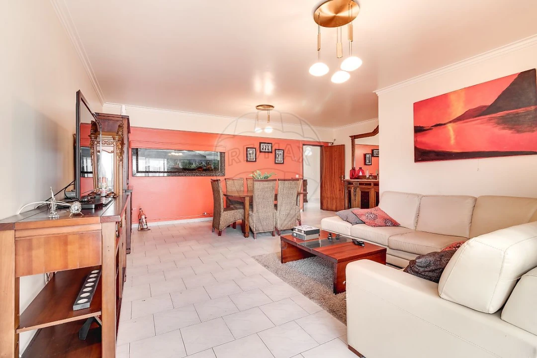 Apartamento T3 para Venda em Algueirão-Mem Martins Foto 4