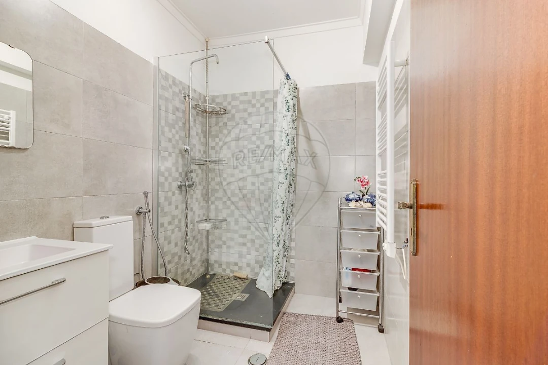 Apartamento T3 para Venda em Algueirão-Mem Martins Foto 6