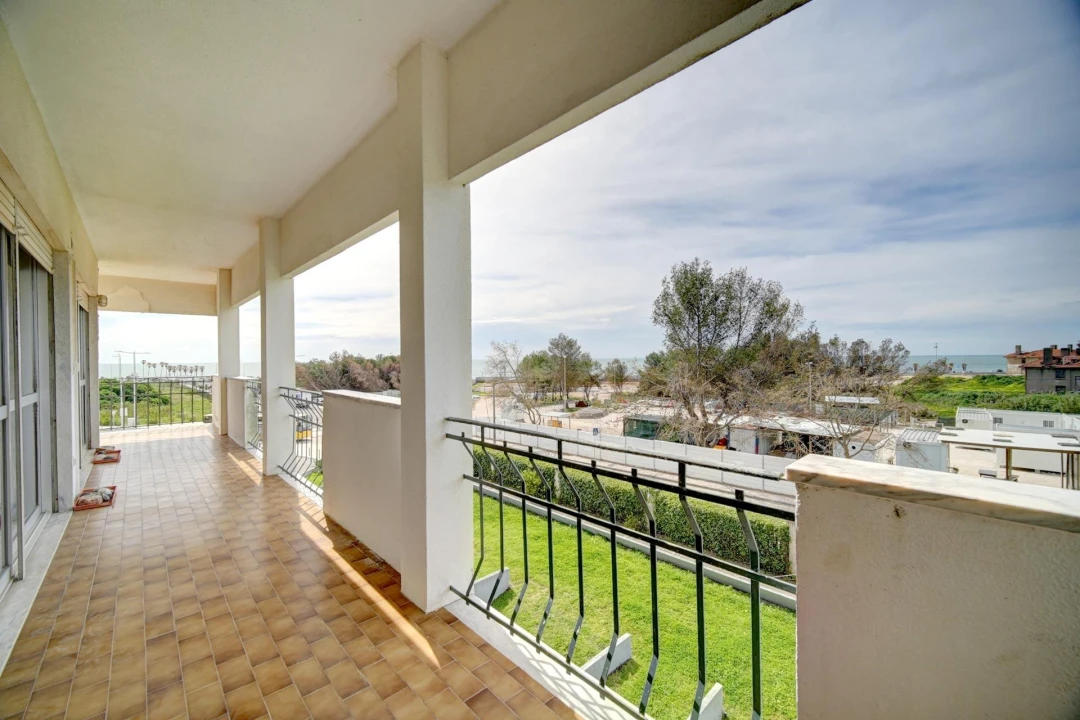 Apartamento T2 para Venda em Carcavelos e Parede Foto 1