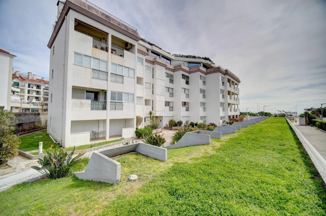 Apartamento T2 para Venda em Carcavelos e Parede Foto 2