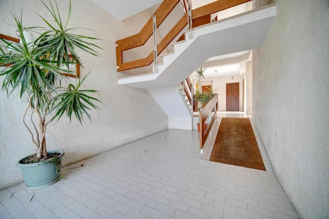Apartamento T2 para Venda em Carcavelos e Parede Foto 5