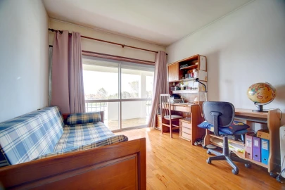 Apartamento T2 para Venda em Carcavelos e Parede