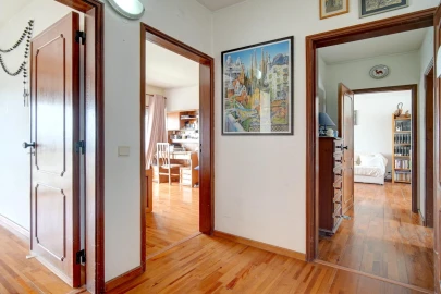 Apartamento T2 para Venda em Carcavelos e Parede