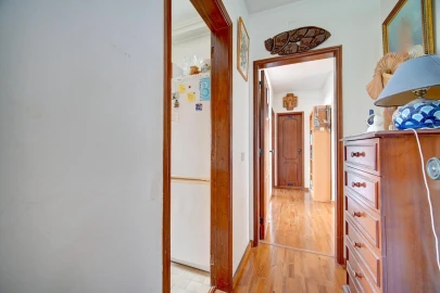 Apartamento T2 para Venda em Carcavelos e Parede
