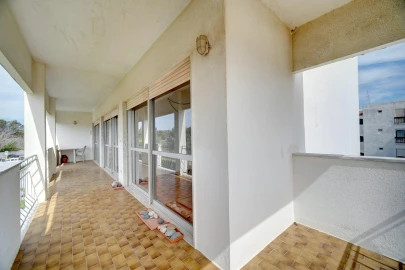 Apartamento T2 para Venda em Carcavelos e Parede