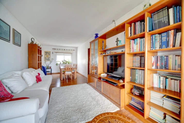Apartamento T2 para Venda em Carcavelos e Parede Foto 19