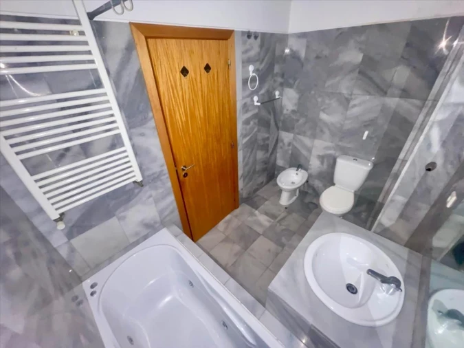 Apartamento T3 para Venda em Oliveira do Douro Foto 13