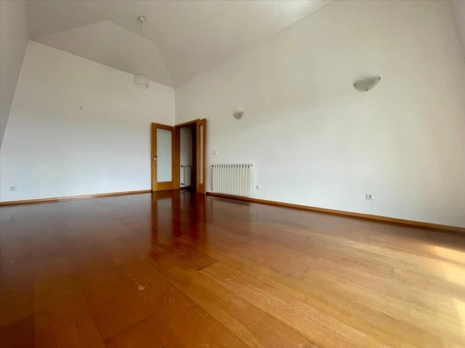 Apartamento T3 para Venda em Oliveira do Douro Foto 4