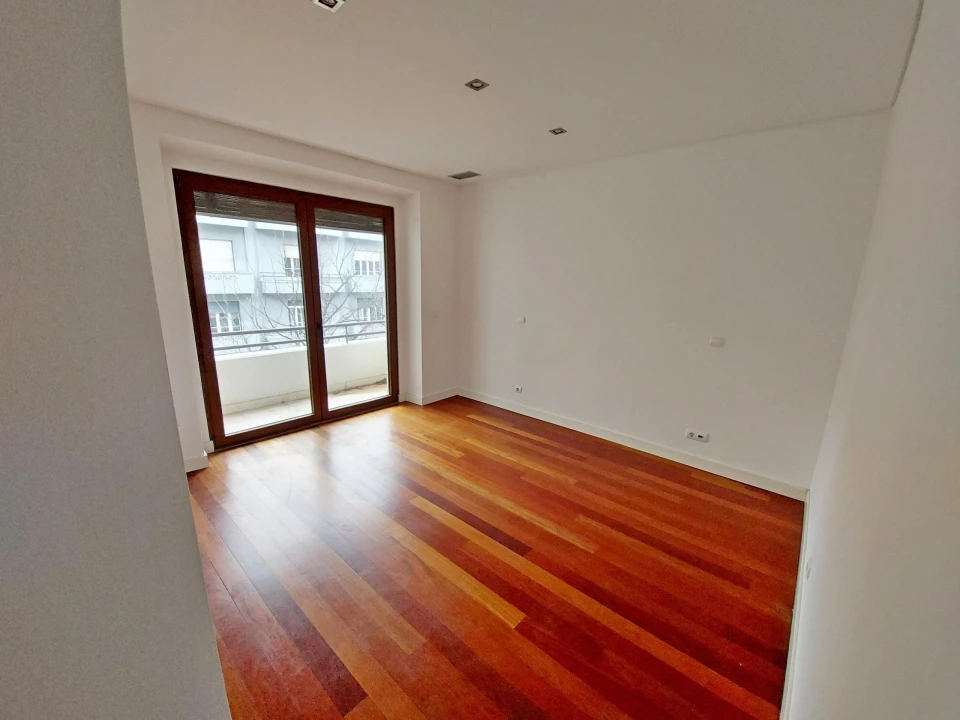 Apartamento T4 para Venda em Avenidas Novas Foto 12