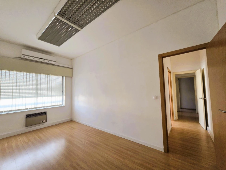 Escritório para Arrendamento em Alvalade Foto 4