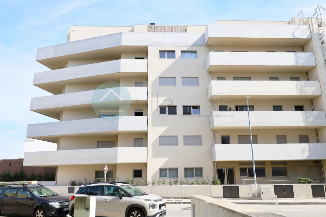 Apartamento T1 para Venda em Ramalde Foto 2