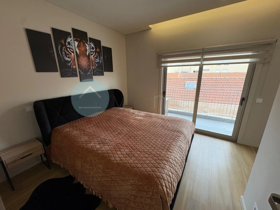 Apartamento T1 para Venda em Ramalde Foto 8