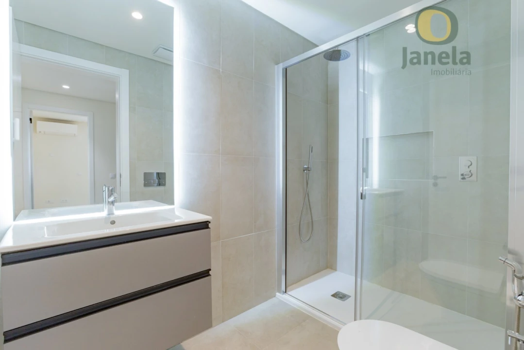 Moradia T4 para Venda em Montenegro Foto 41