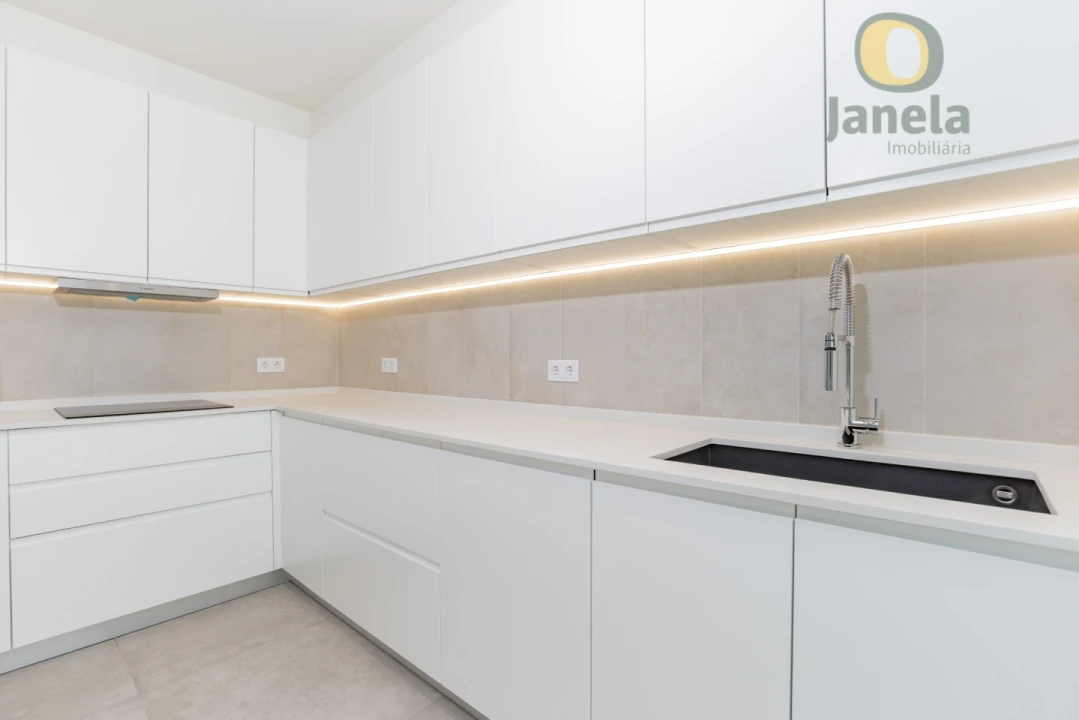 Moradia T4 para Venda em Montenegro Foto 48