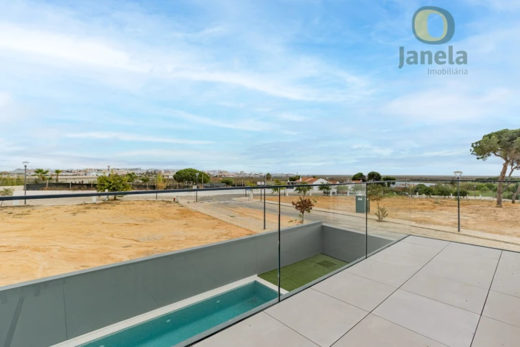 Moradia T4 para Venda em Montenegro Foto 24