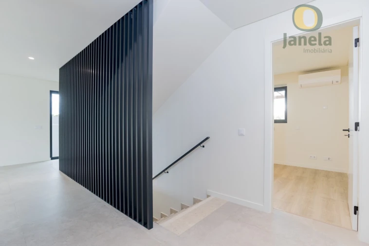 Moradia T4 para Venda em Montenegro Foto 36