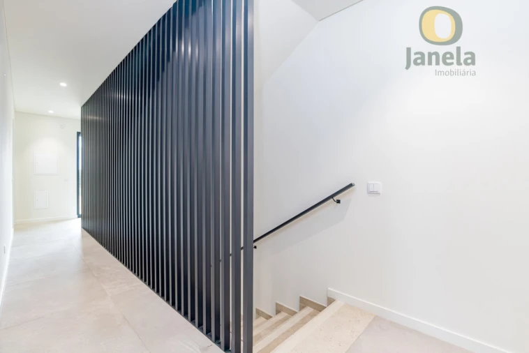 Moradia T4 para Venda em Montenegro Foto 37