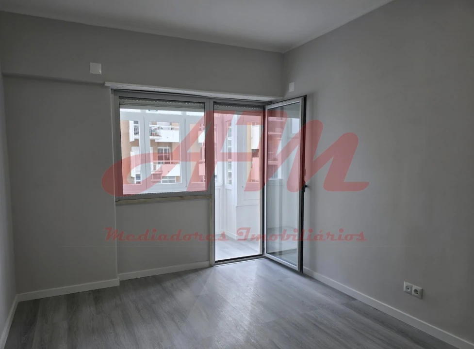 Apartamento T2 para Venda em Oeiras e São Julião da Barra, Paço de Arcos e Caxias Foto 30