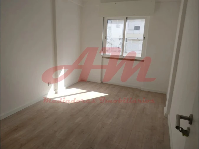 Apartamento T3 para Venda em Queluz e Belas Foto 18