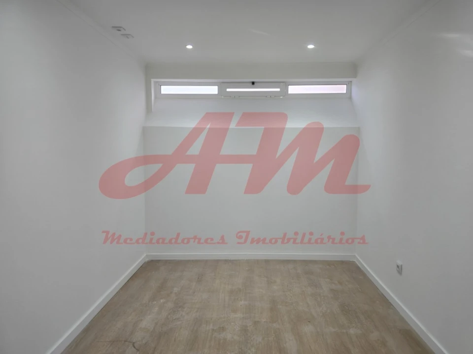 Apartamento T2 para Venda em Venteira Foto 17