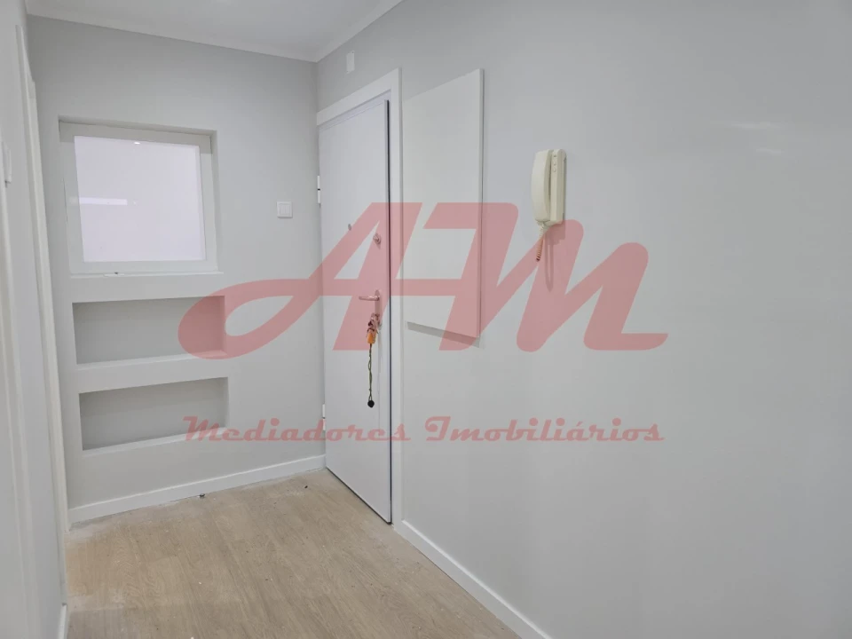 Apartamento T2 para Venda em Venteira Foto 18