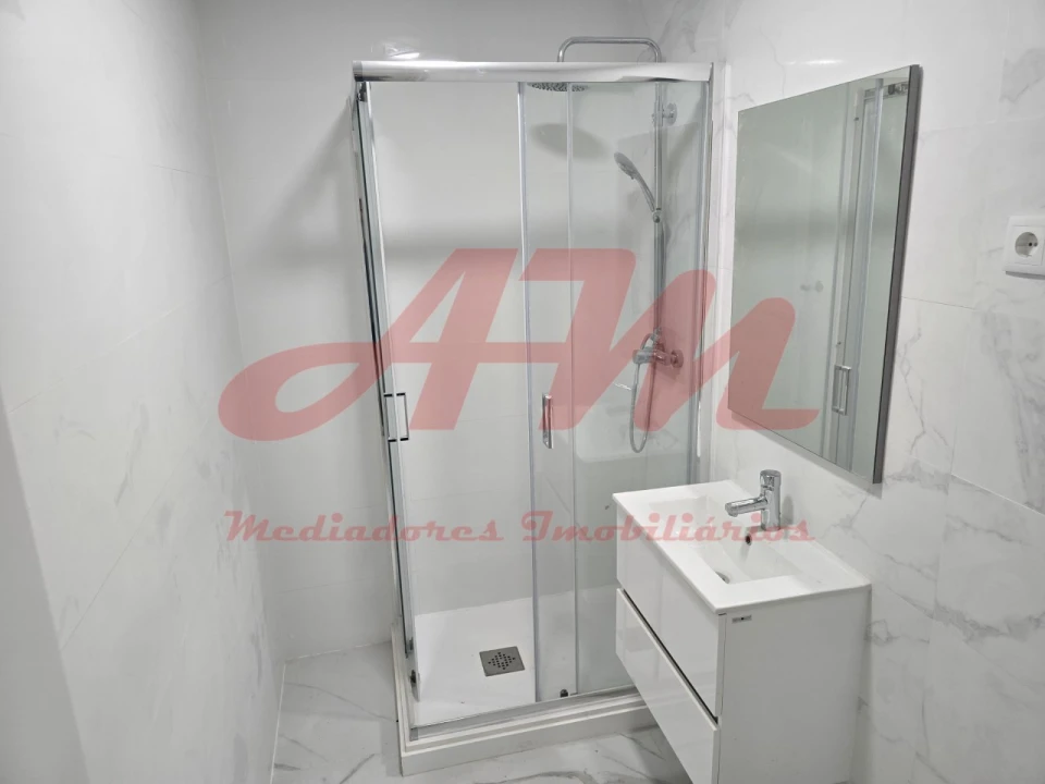 Apartamento T2 para Venda em Venteira Foto 20