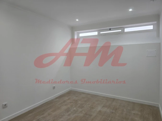 Apartamento T2 para Venda em Venteira Foto 16