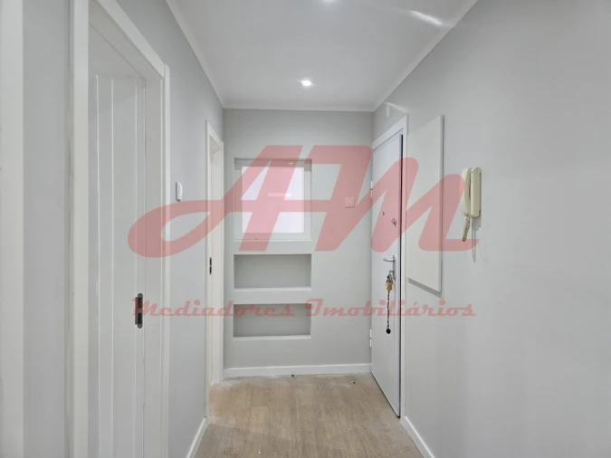 Apartamento T2 para Venda em Venteira Foto 14