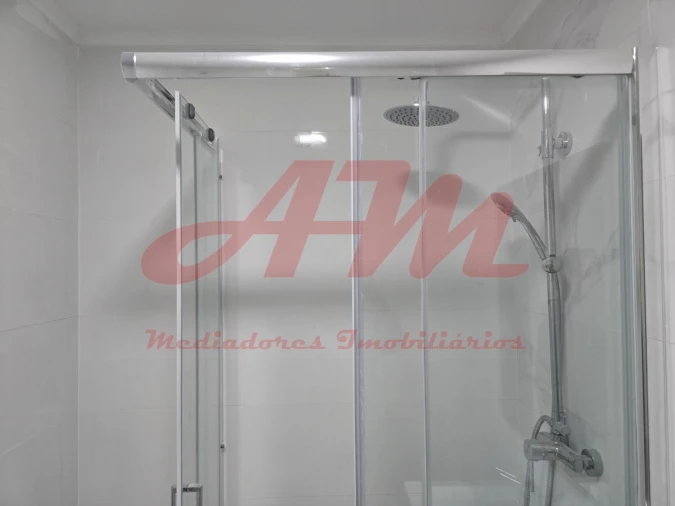 Apartamento T2 para Venda em Venteira Foto 24