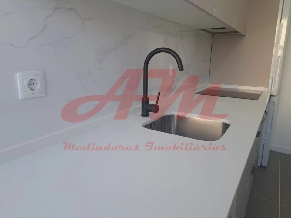 Apartamento T2 para Venda em Mina de Água Foto 4