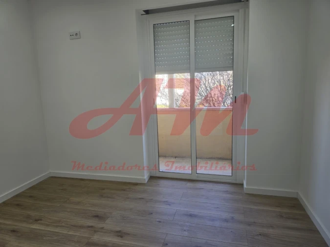 Apartamento T2 para Venda em Águas Livres Foto 11