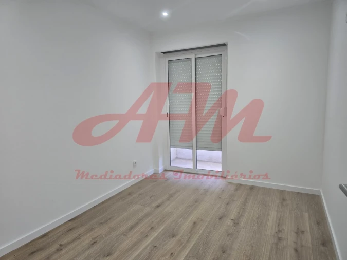 Apartamento T2 para Venda em Águas Livres Foto 17