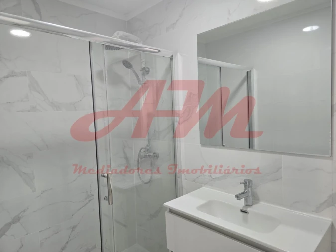 Apartamento T2 para Venda em Águas Livres Foto 5